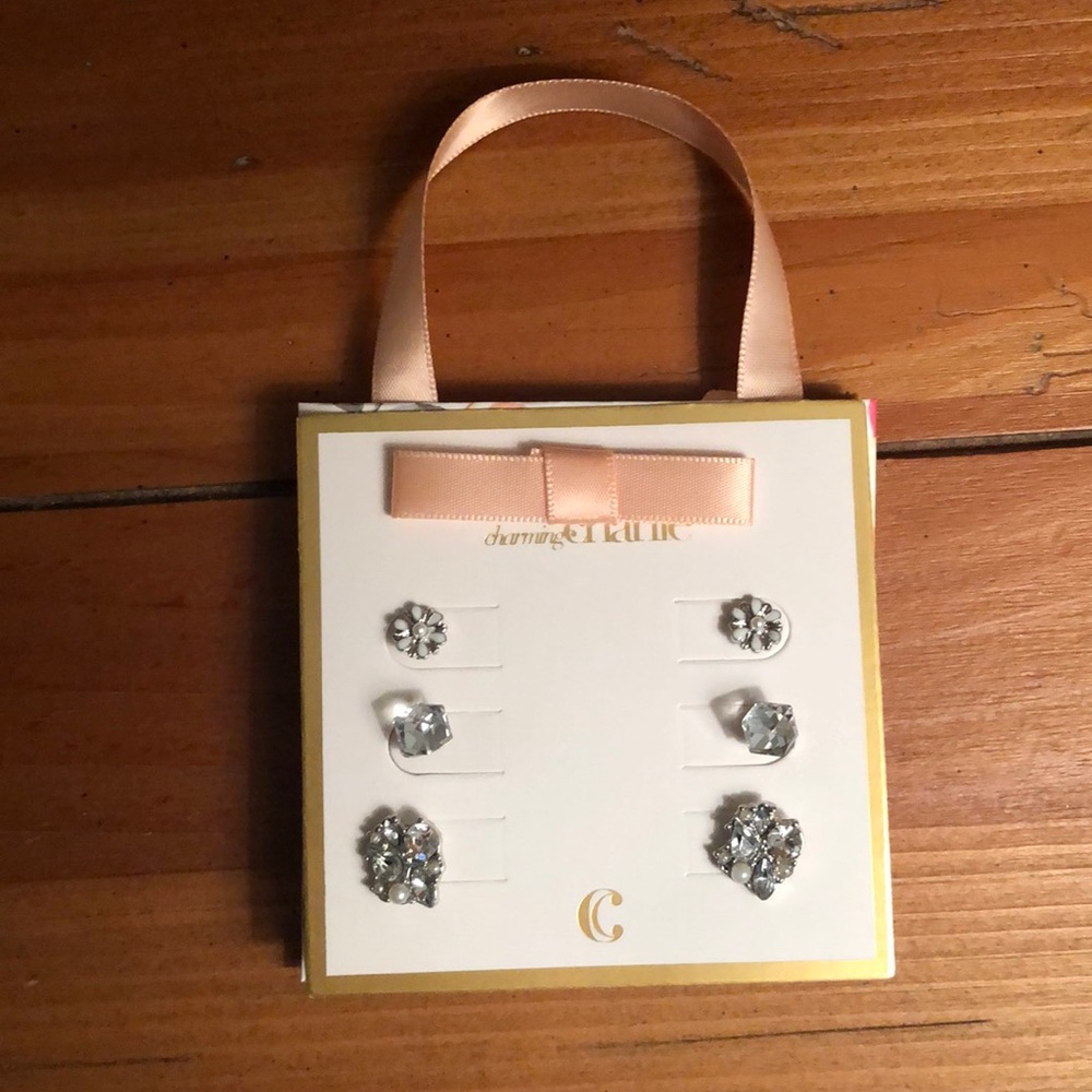 Silver earrings set